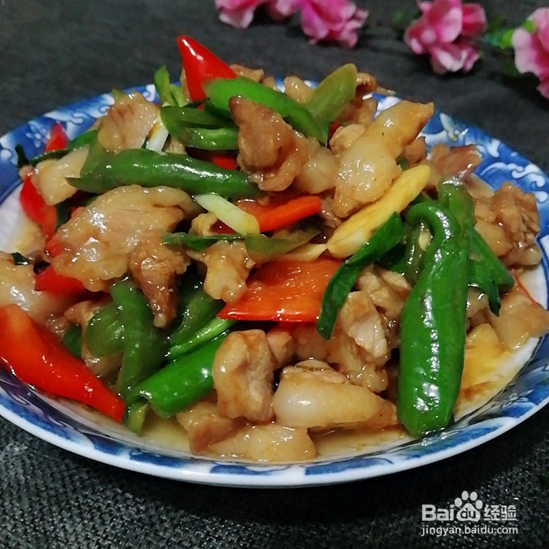 年夜饭----辣椒炒排骨肉的简单做法