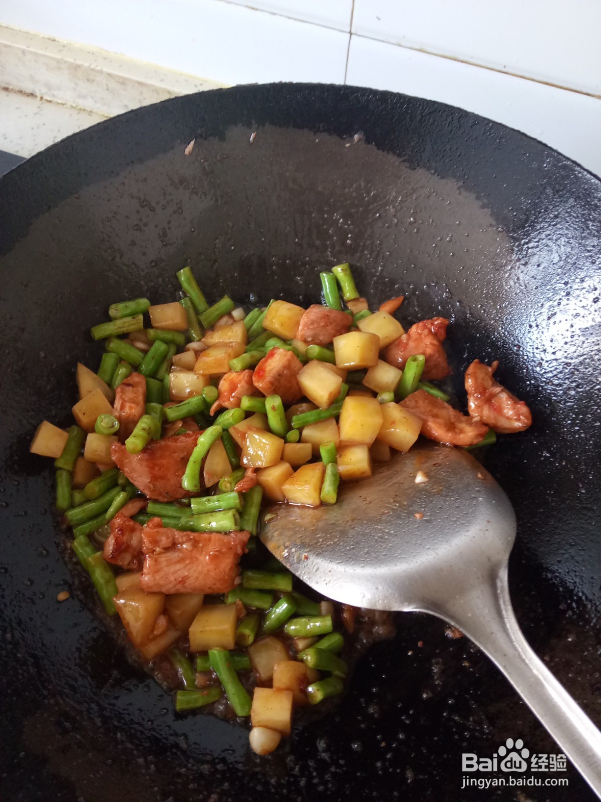 豆角土豆鸡胸肉焖饭