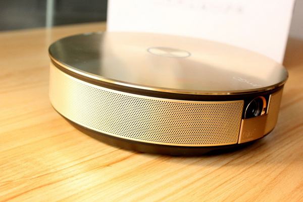 我们家买的坚果投影画面老是会模糊，什么原因