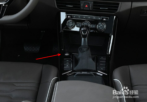 奔驰c200l自动泊车系统怎么使用