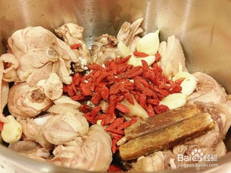 韩式风味人参糯米鸡汤