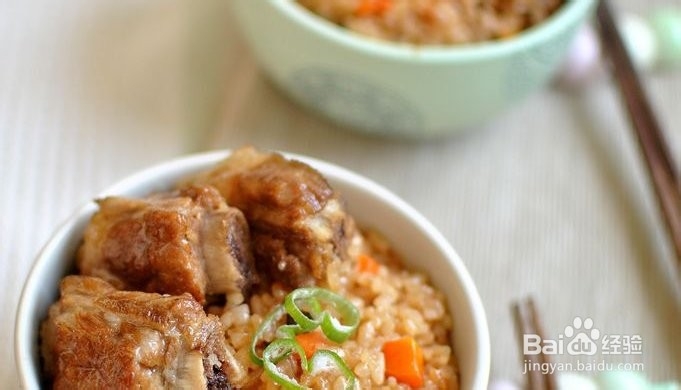 电饭煲排骨焖米饭