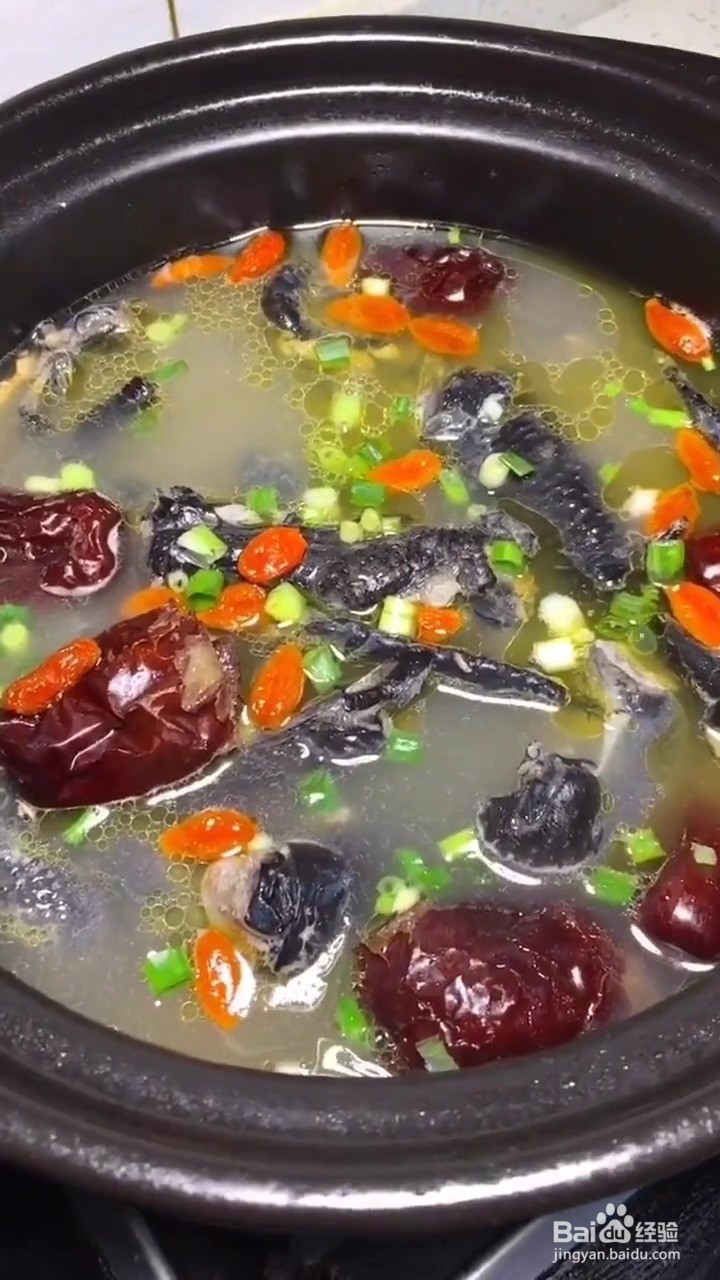 如何制作滋补养生乌鸡汤