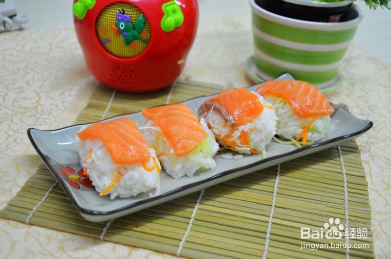 幸福美食：舌尖跳动的美味三文鱼寿司