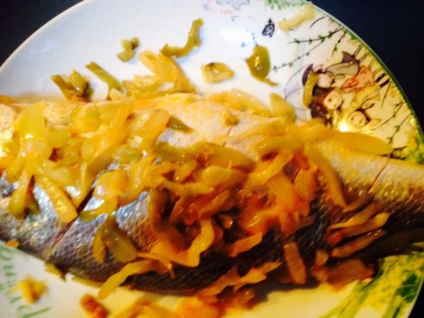 榨菜豆豉蒸黄鱼