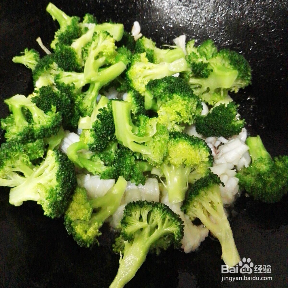 原汁原味养生菜----鱿鱼炒西兰花怎样做