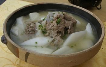 萝卜炖排骨的做法