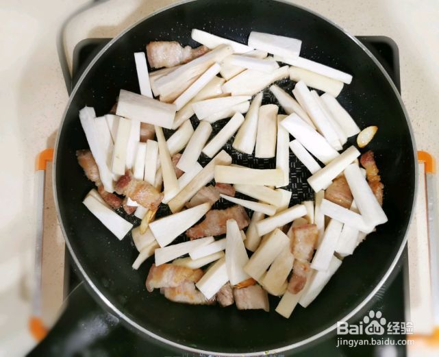 五花肉炒杏鲍菇的做法