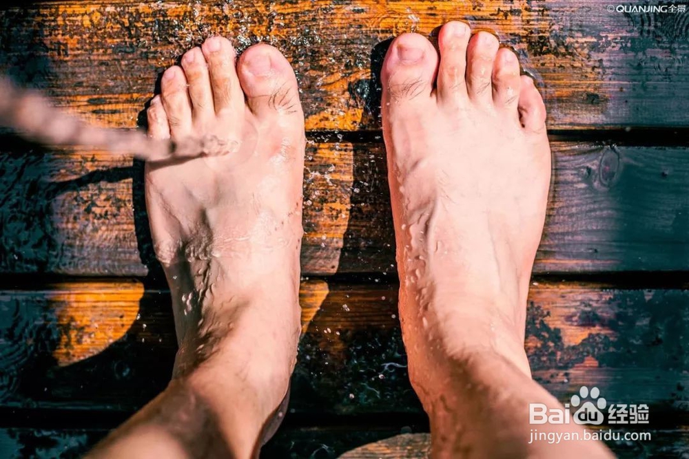脚部脱皮干裂是什么原因?秋冬季该怎么预防?