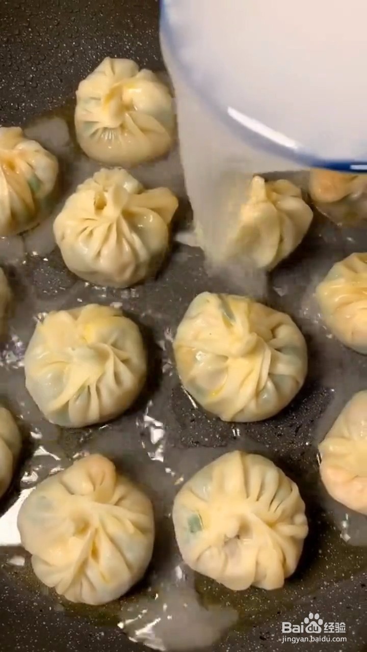 如何自制美味好吃的懒人煎包