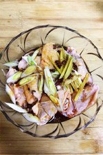 可乐炖鸡肉的做法