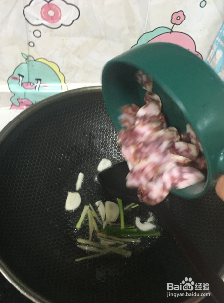 青椒炒腊肠的做法