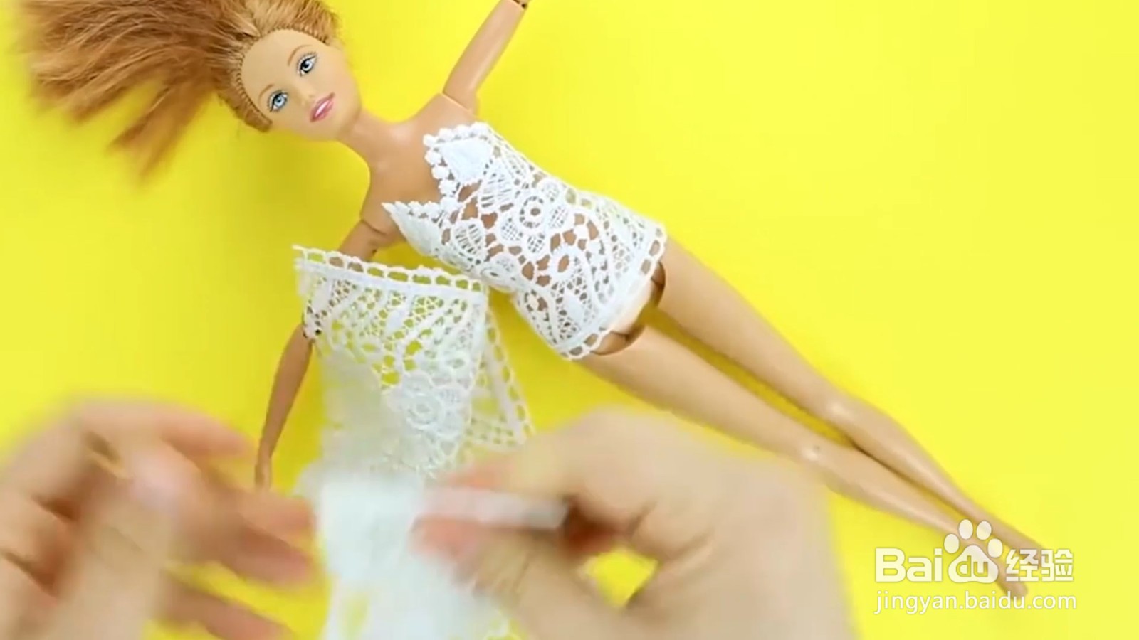 怎么给芭比娃娃制作蕾丝镂空上衣