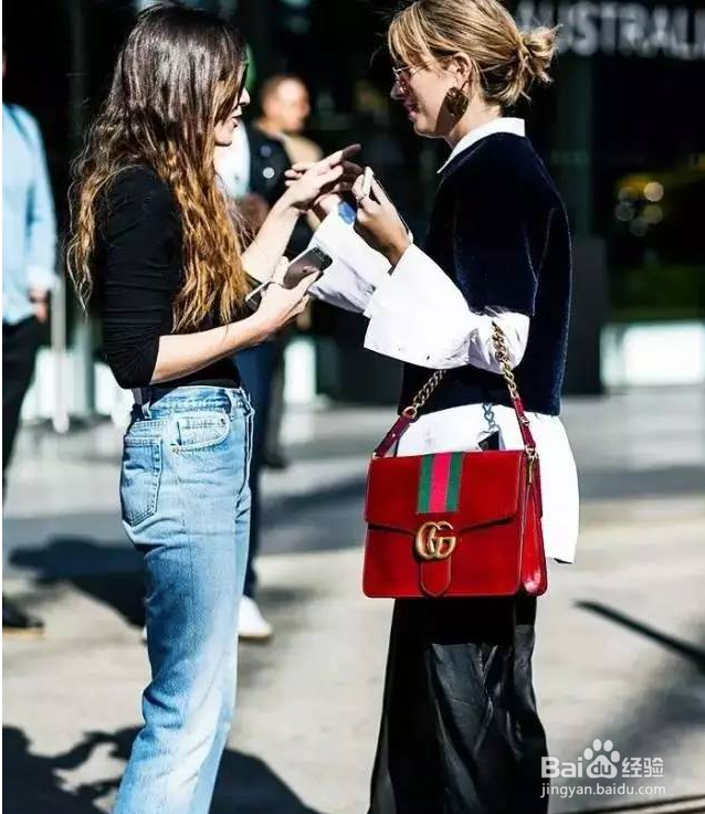 白衬衫最新流行的9种穿搭技巧，你Get了吗？