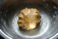 迷你蛋黄莲蓉月的做法