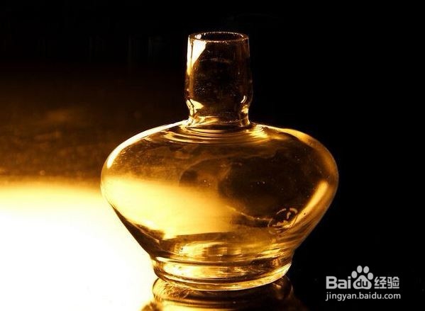 衣服上面沾上油渍怎么清洗