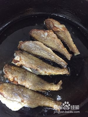食补养生煎不破的黄花鱼