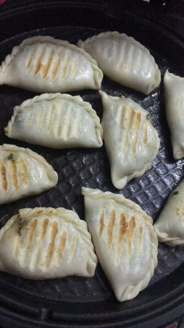 北极虾韭菜盒子