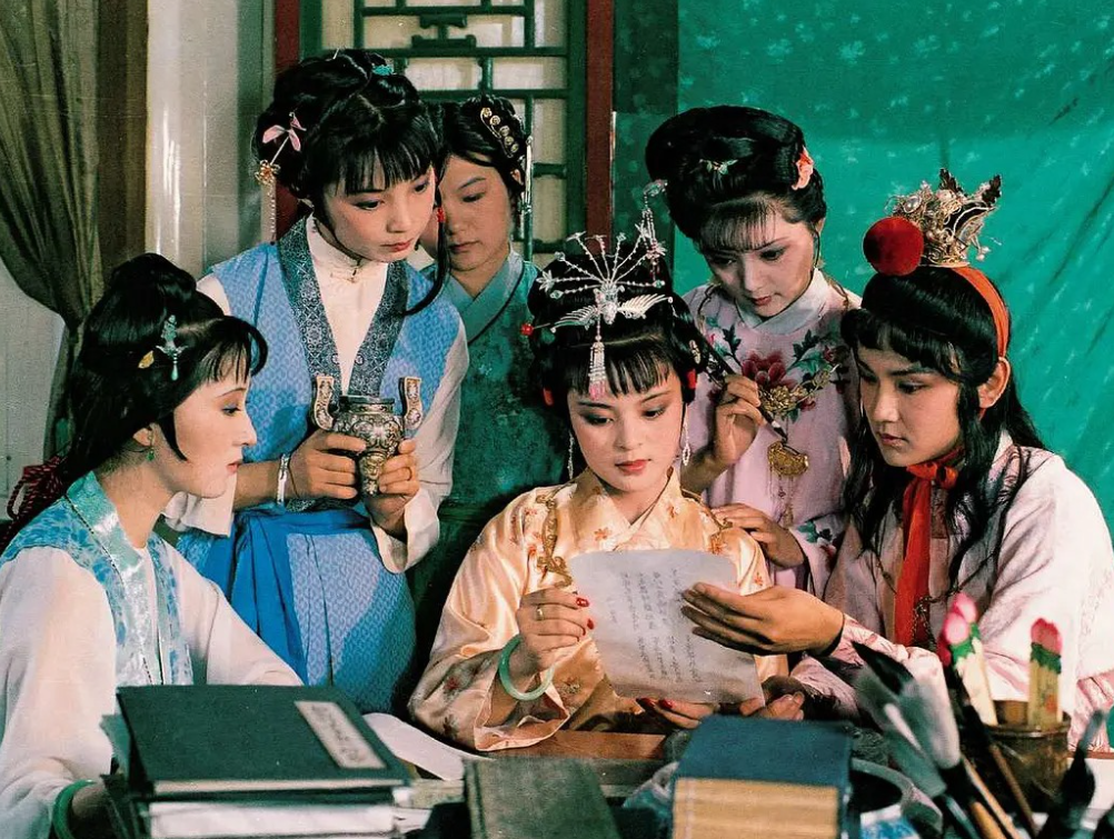 《红楼梦》是谁写的