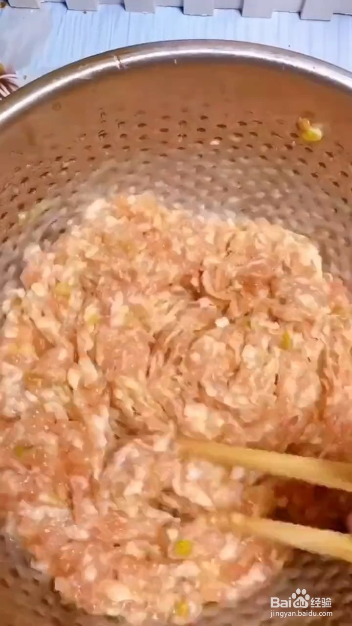 如何制作鲜美多汁的三鲜馅饺子