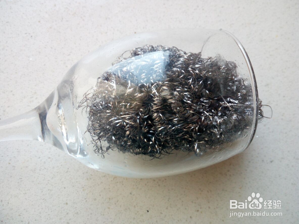 怎么去除玻璃杯子上面的水渍