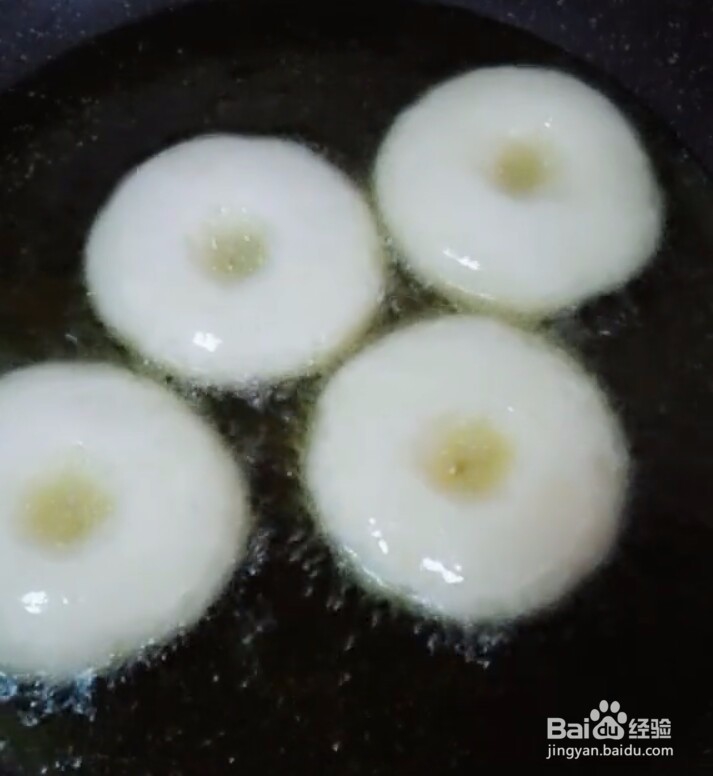 在家做甜甜圈