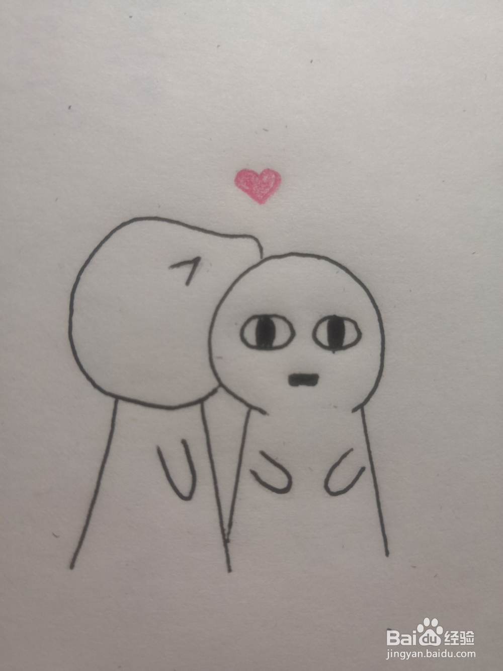 如何画一个小可爱咬另一个小可爱
