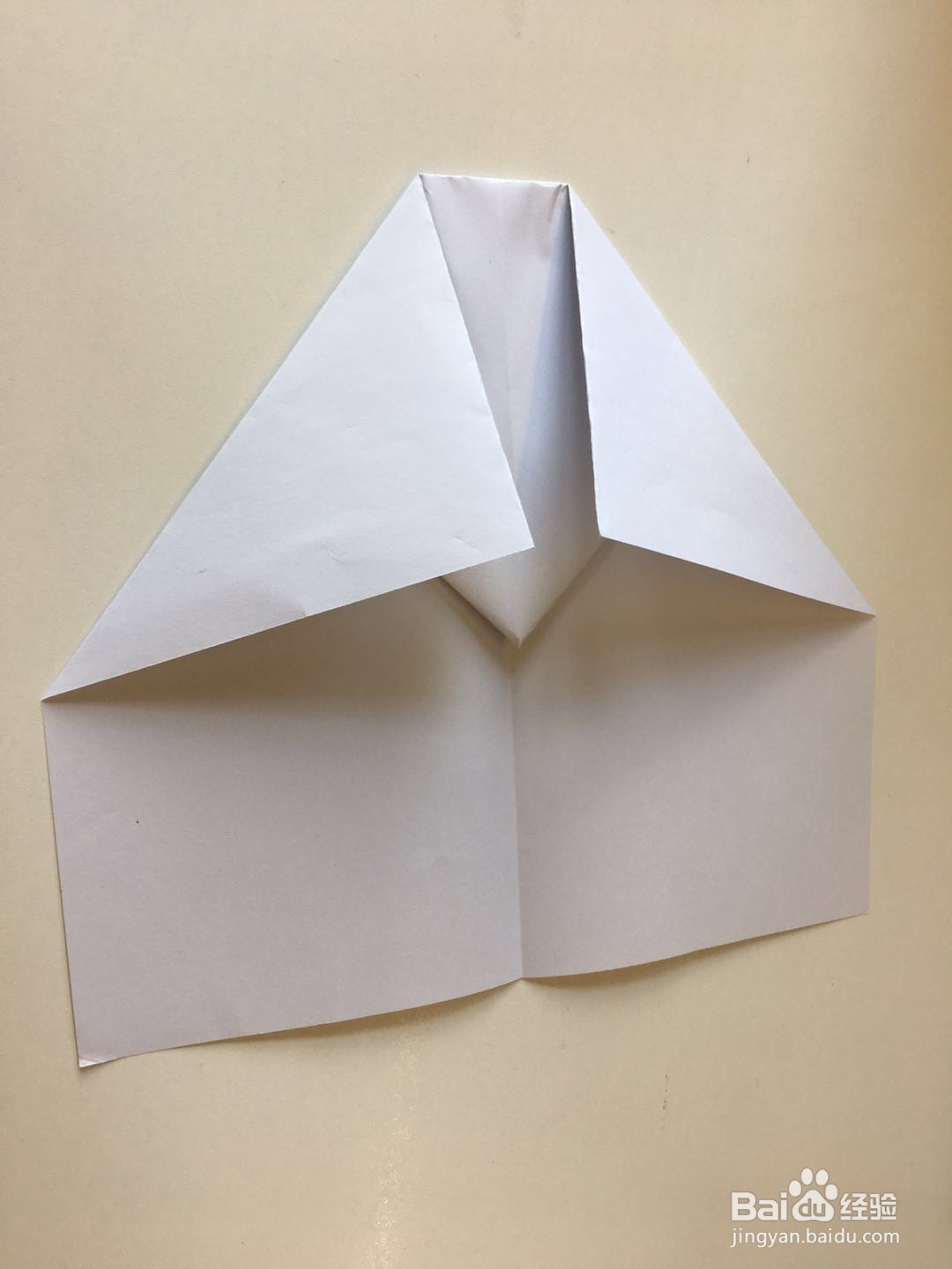 如何折贴纸飞机