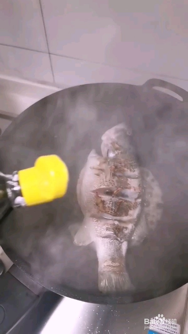 红烧鲈鱼的做法