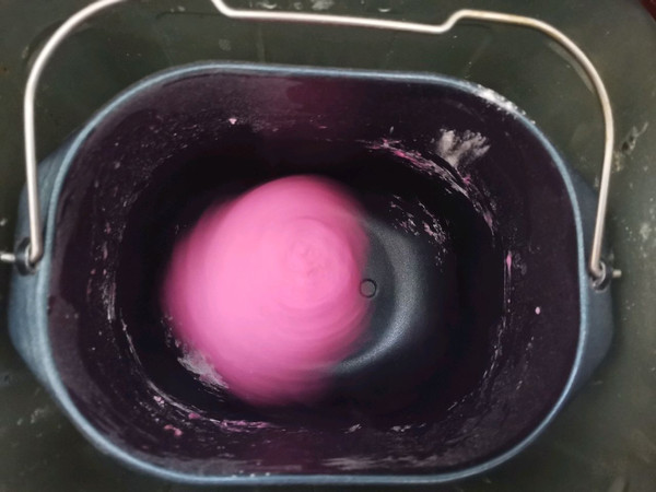 火龙果椰蓉花环手撕面包