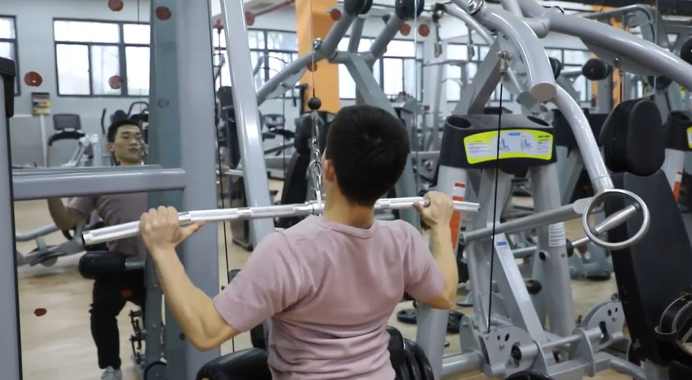 如何训练背阔肌？