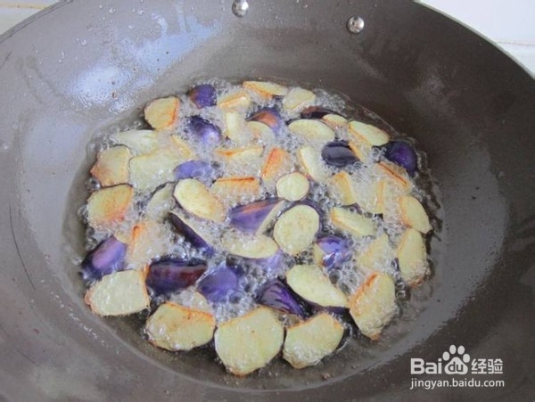 馕炒茄子的做法