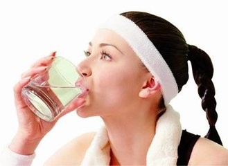 夏季身体缺水，如何正确的补水?
