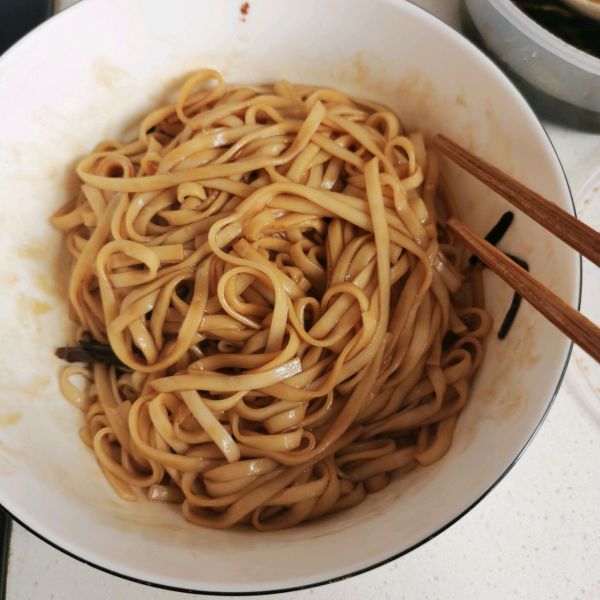 懒人版葱油拌面