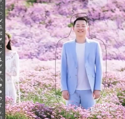 如何使用PS一秒移动人物？