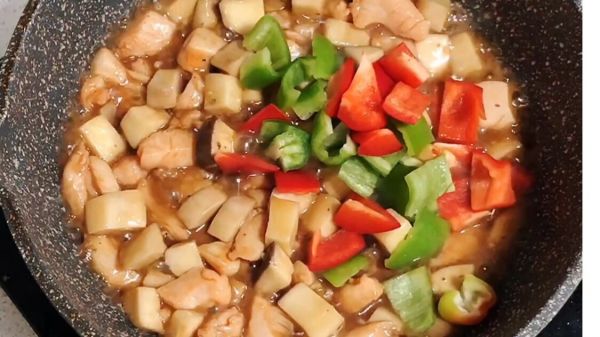 杏鲍菇黑椒鸡腿丁