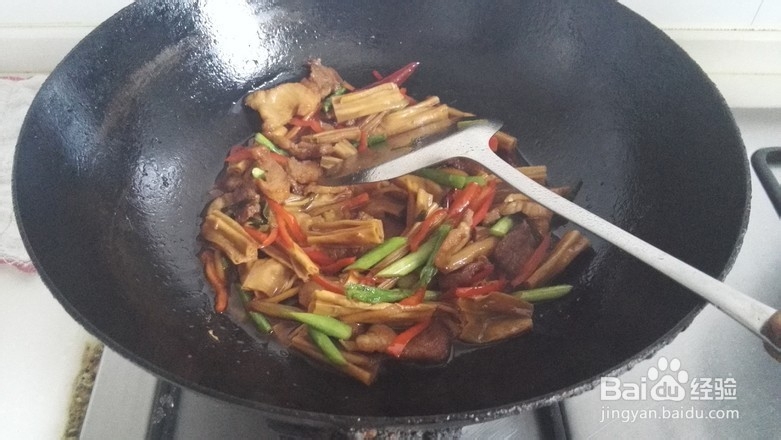 怎么做出美味的五花肉烧腐竹