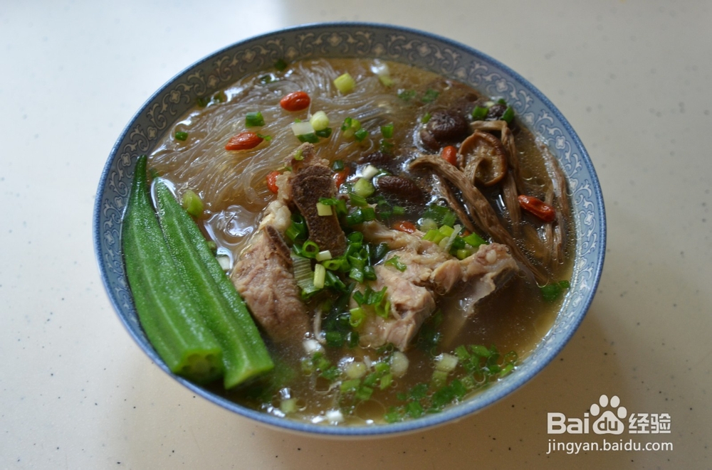 尾骨粉丝茶树菇汤