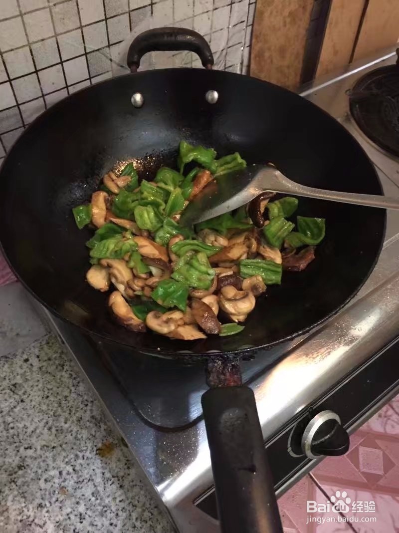 青椒蘑菇片怎么做