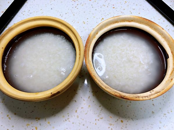 贵式腊肠煲仔饭