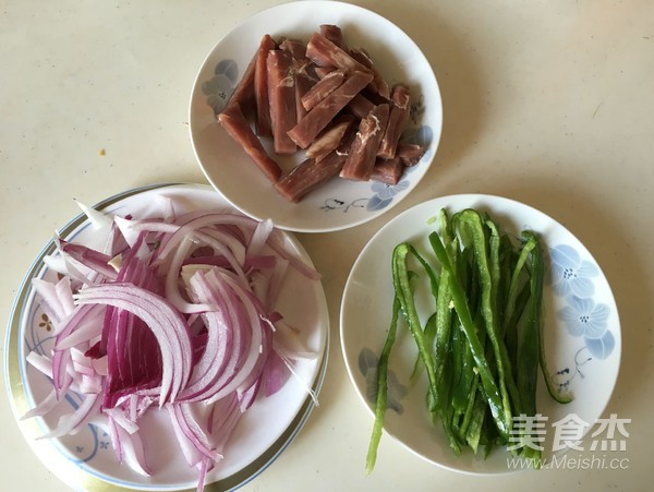 黑椒洋葱青椒炒牛肉