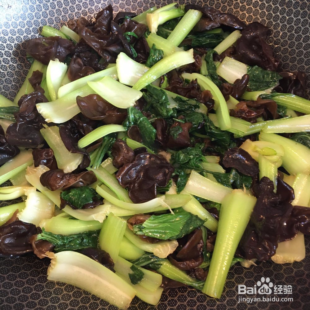 木耳炒白菜的做法