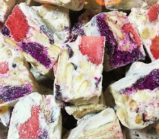 草莓火龙果彩色雪花酥的做法