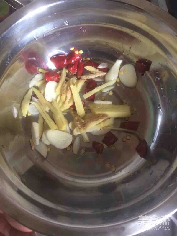 芹菜豆腐干的做法