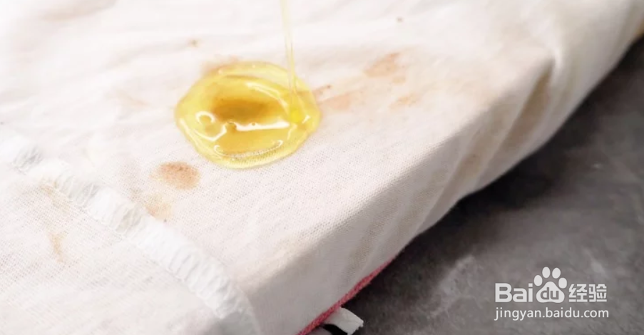 衣服上有难洗的污渍怎么去除