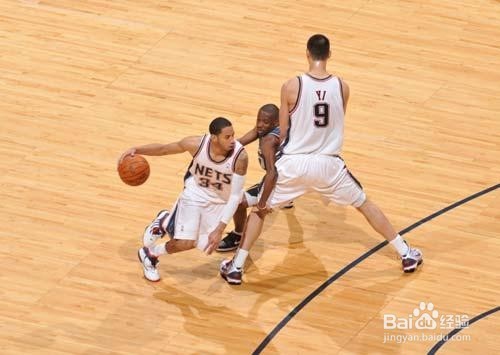 如何提高篮球技术?先学会这些招!