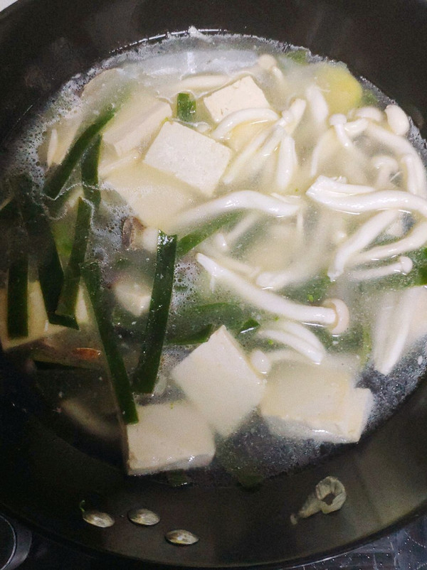 豆腐海带蘑菇汤