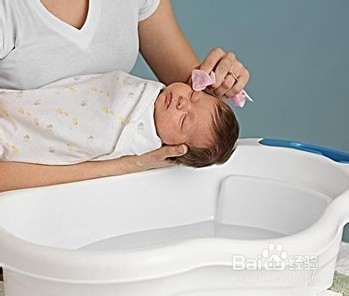 如何让宝宝顺利的洗头