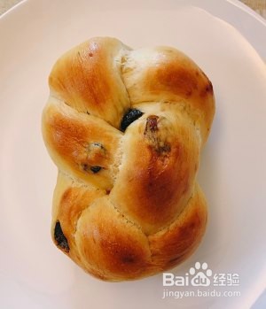 健康养生佳品葡萄干辫子面包的做法