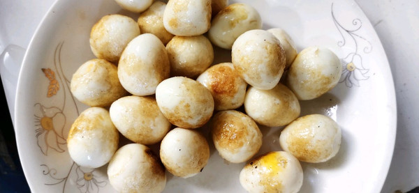 虎皮鹌鹑蛋烧肉